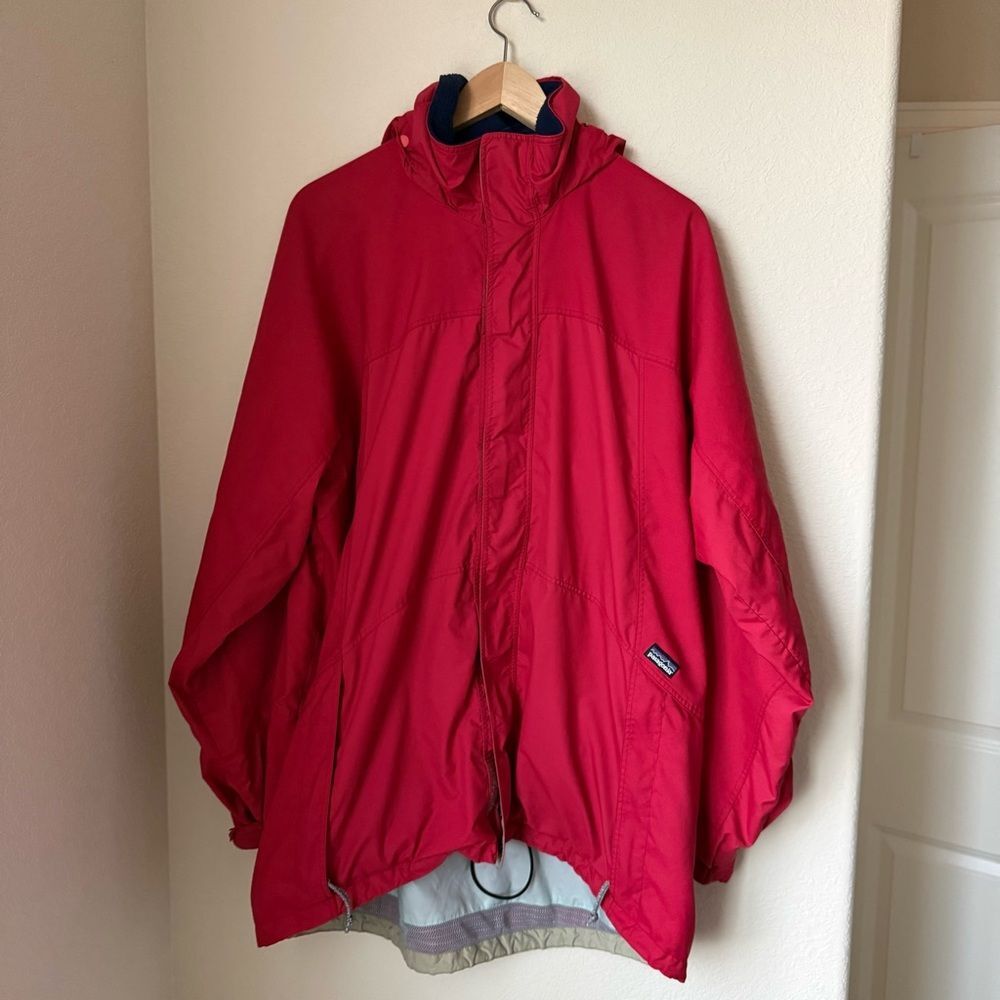 Vintage Patagonia Red Hooded Jacket Windbreaker Shell with Mesh Lining Size L